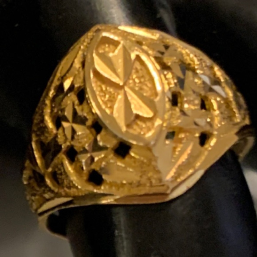 Elegant  antique 21k Gold Filigree Ring